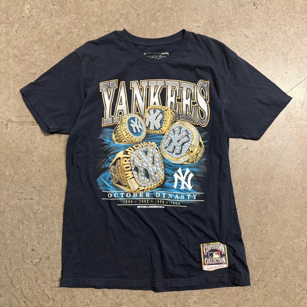 Mitchell & Ness Mens New York Yankees October World Series Rings T-Shirt M
